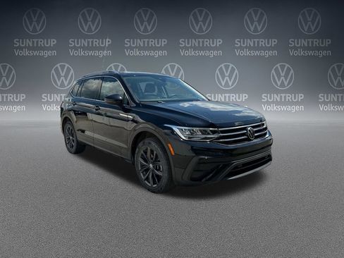 Used 2023 Volkswagen Tiguan SE FWD image 38