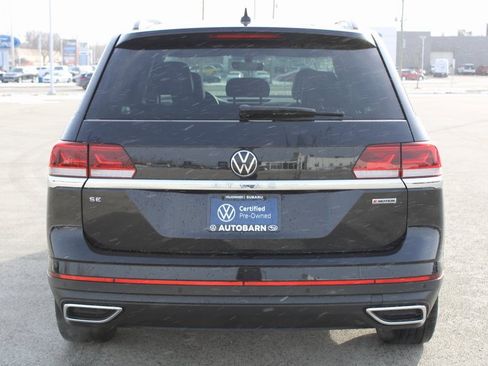 Certified 2022 Volkswagen Atlas SE w/ Black Wheel Package image 5