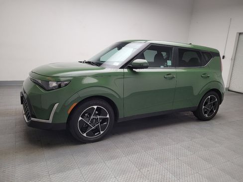 Used 2023 Kia Soul EX image 2