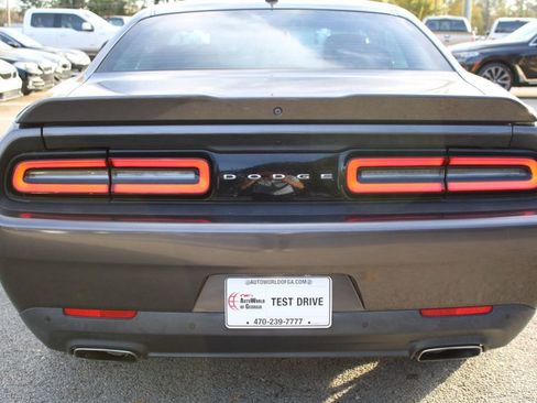 Used 2015 Dodge Challenger SXT Plus image 27