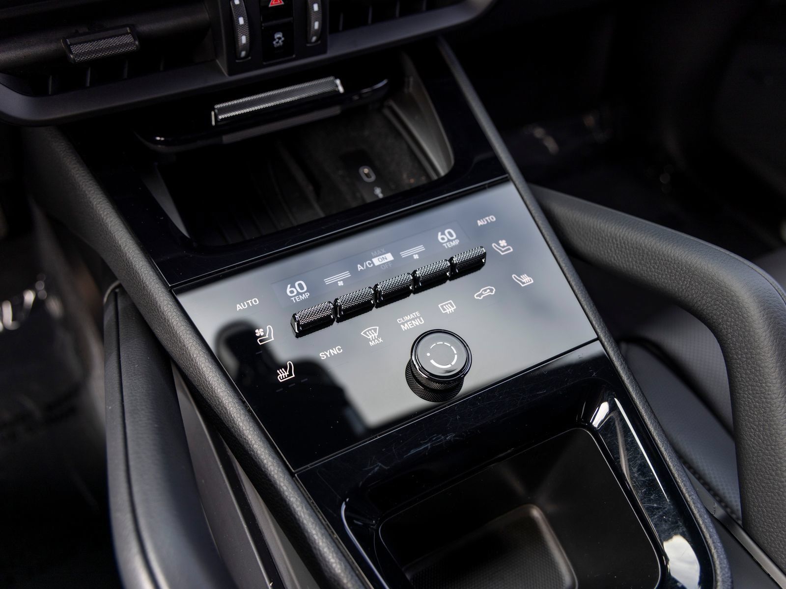 Certified 2026 Porsche Cayenne AWD/4WD image 44