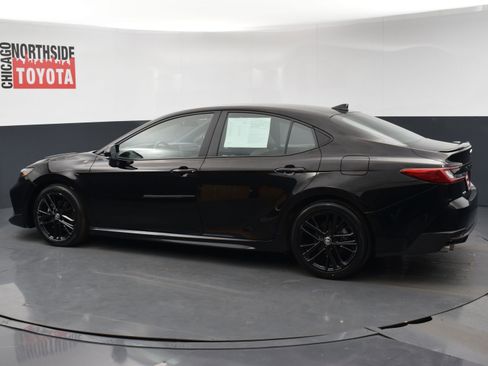 Used 2025 Toyota Camry SE FWD image 2