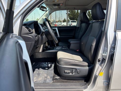 Used 2019 Toyota 4Runner SR5 Premium w/ Wilderness Package AWD/4WD image 11