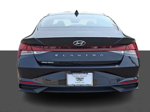 Used 2023 Hyundai Elantra SEL w/ Convenience Package FWD image 5