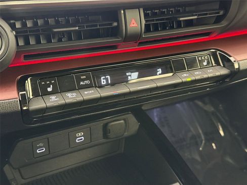 Used 2025 Toyota Prius XSE image 25