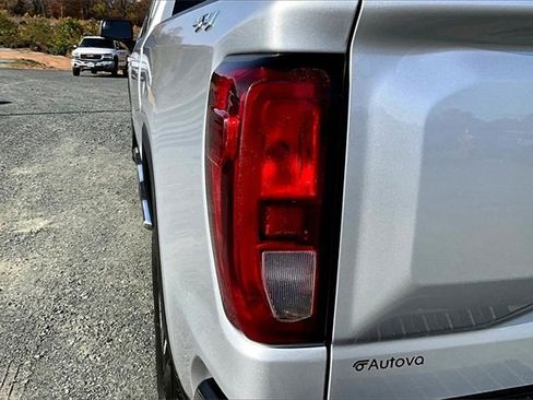 Used 2019 GMC Sierra 1500 SLE image 30