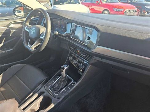 Used 2024 Volkswagen Jetta SE image 12