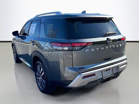 Used 2022 Nissan Pathfinder Platinum w/ Cargo Package image 5