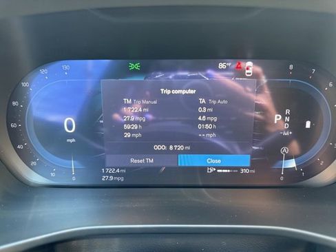 Used 2025 Volvo XC40 B5 Plus AWD/4WD image 23