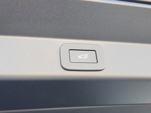 New 2026 Land Rover Range Rover Sport SV image 33