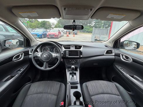 Used 2019 Nissan Sentra SV FWD image 18