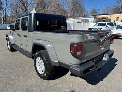 Used 2022 Jeep Gladiator Sport image 7