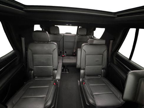 Used 2022 GMC Yukon Denali w/ Denali Premium Package image 18