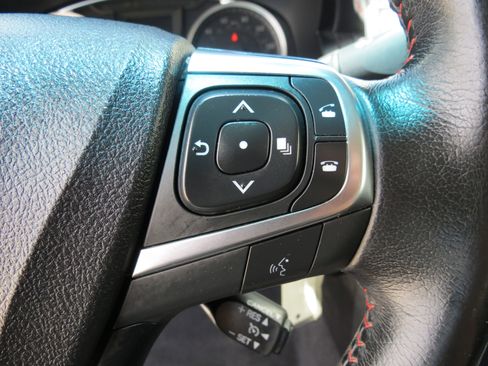 Used 2015 Toyota Camry SE FWD image 15