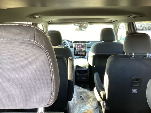 New 2025 Jeep Grand Cherokee L Laredo w/ Luxury Tech Group I image 12