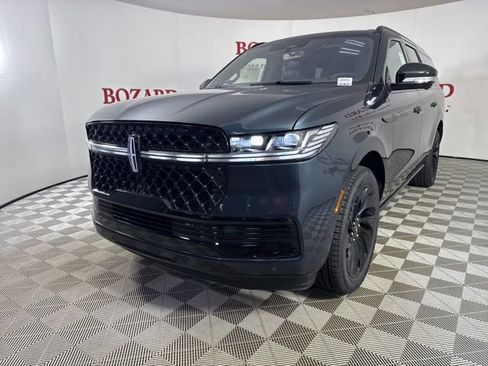 New 2025 Lincoln Navigator L Reserve w/ Jet Appearance Package image 3