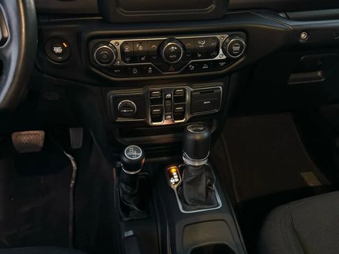 Used 2021 Jeep Wrangler Unlimited Sport image 26