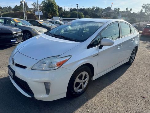 Used 2012 Toyota Prius Two FWD image 3