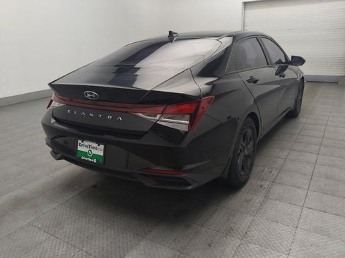 Used 2022 Hyundai Elantra SEL w/ Convenience Package FWD image 9