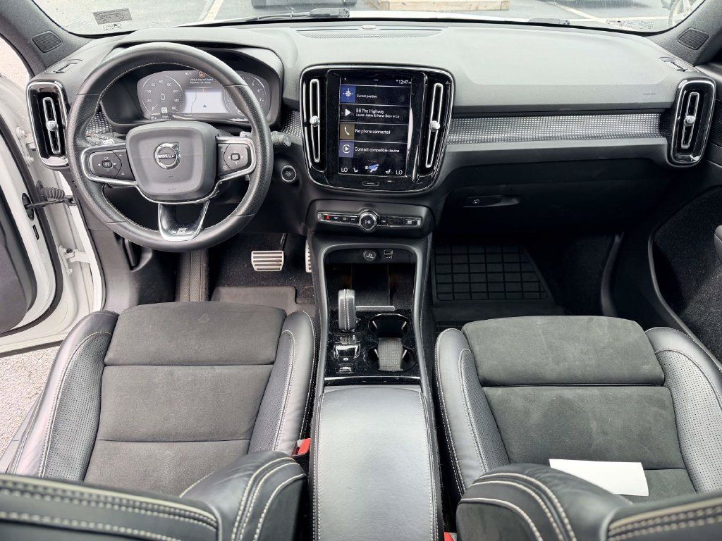 Used 2020 Volvo XC40 T5 R-Design w/ Protection Package Premier AWD/4WD image 8