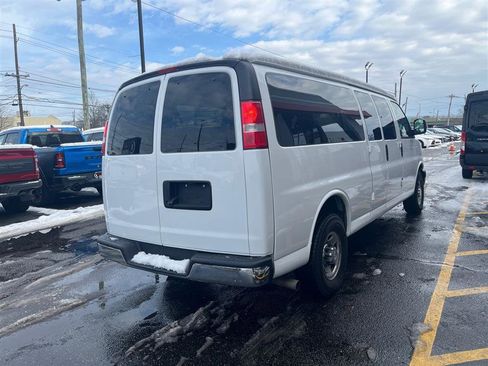 Used 2020 Chevrolet Express 3500 LT w/ LT Preferred Equipment Group image 7