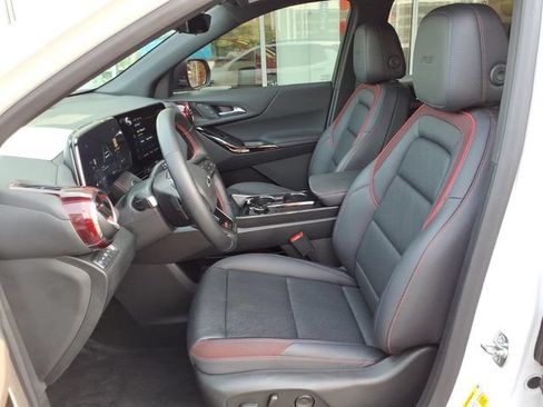 Used 2025 Chevrolet Equinox RS w/ Safety and Technology Package AWD/4WD image 2