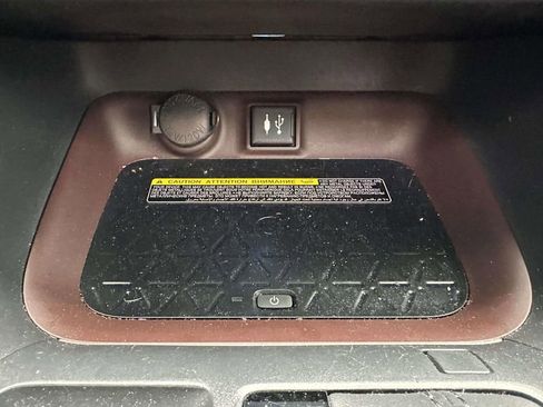 Used 2019 Toyota RAV4 Limited w/ Advanced Technology Package AWD/4WD image 27