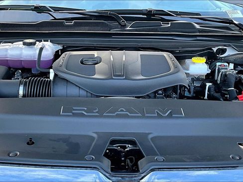 New 2025 RAM 1500 Laramie AWD/4WD image 11