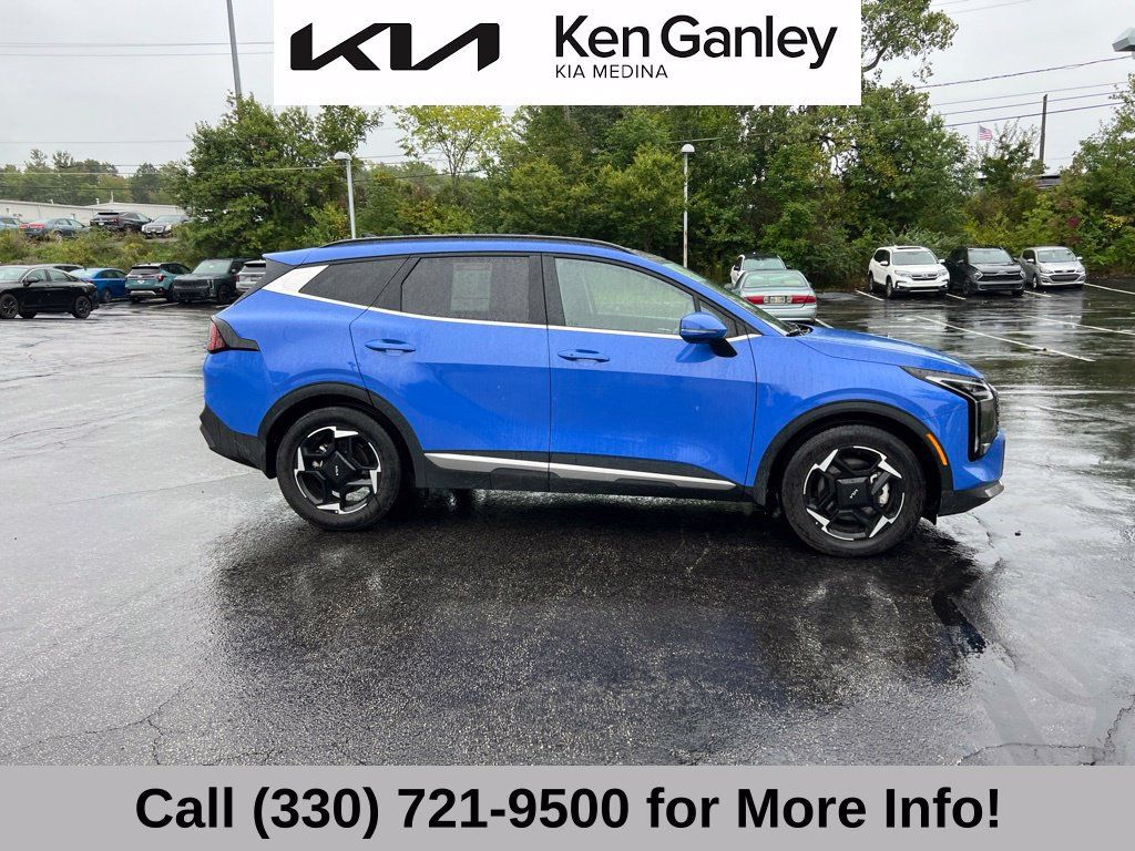 Certified 2026 Kia Sportage EX w/ EX Panorama Roof Package FWD image 8