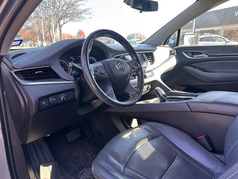 Used 2018 Buick Enclave Essence image 23