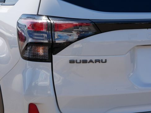 Certified 2025 Subaru Forester Premium AWD/4WD image 17