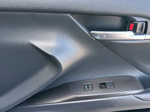 Used 2021 Toyota Camry SE FWD image 17
