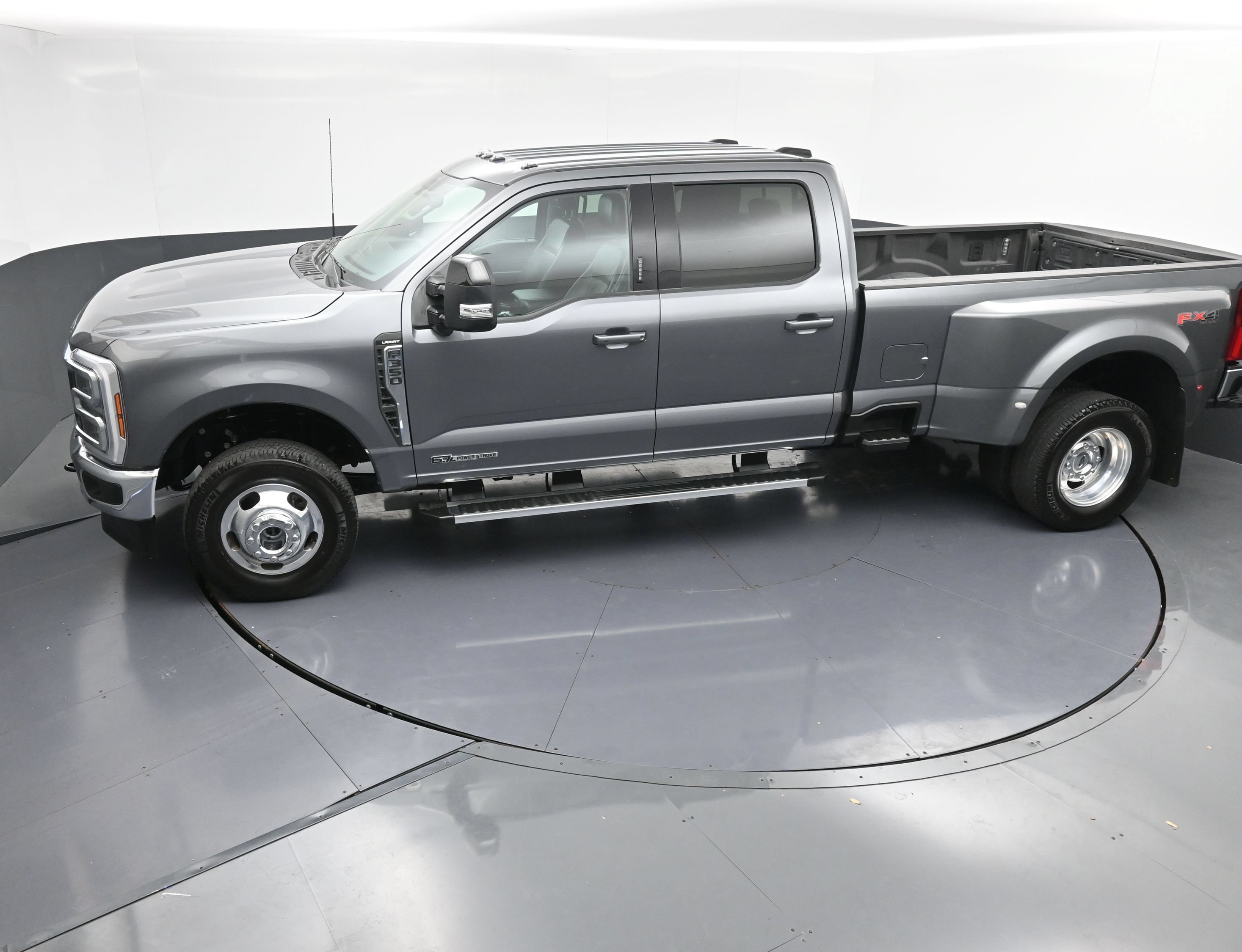 Used 2024 Ford F350 Lariat w/ FX4 Off-Road Package AWD/4WD image 35