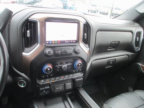 Used 2023 Chevrolet Silverado 2500 High Country w/ Z71 Off-Road Package image 32