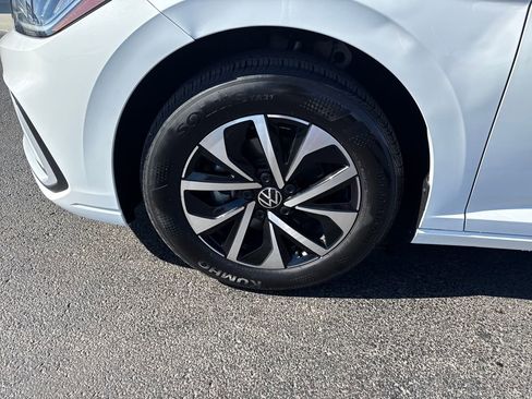 Used 2025 Volkswagen Jetta S image 29