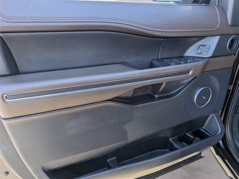 Used 2021 Ford Expedition King Ranch image 16