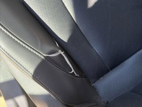 Used 2021 Subaru Outback Limited image 4