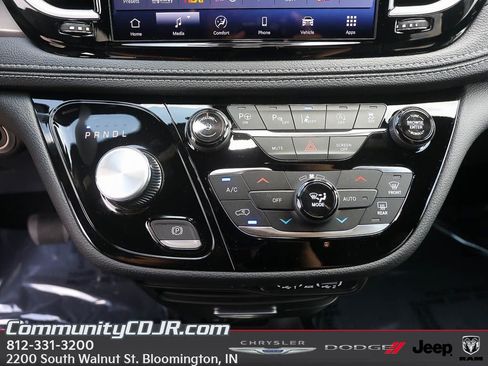 New 2025 Chrysler Pacifica Select image 16