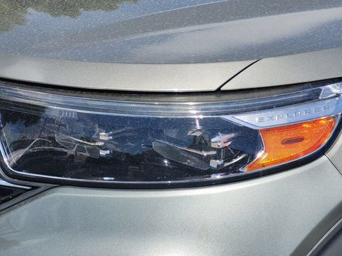 Used 2020 Ford Explorer XLT w/ Comfort Package AWD/4WD image 11