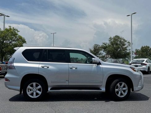 Used 2019 Lexus GX 460 w/ Navigation Package AWD/4WD image 4