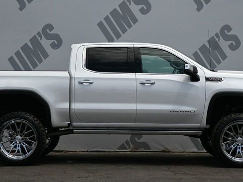 Used 2025 GMC Sierra 1500 Denali AWD/4WD image 4