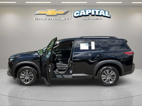 Used 2025 Nissan Pathfinder SV FWD image 9