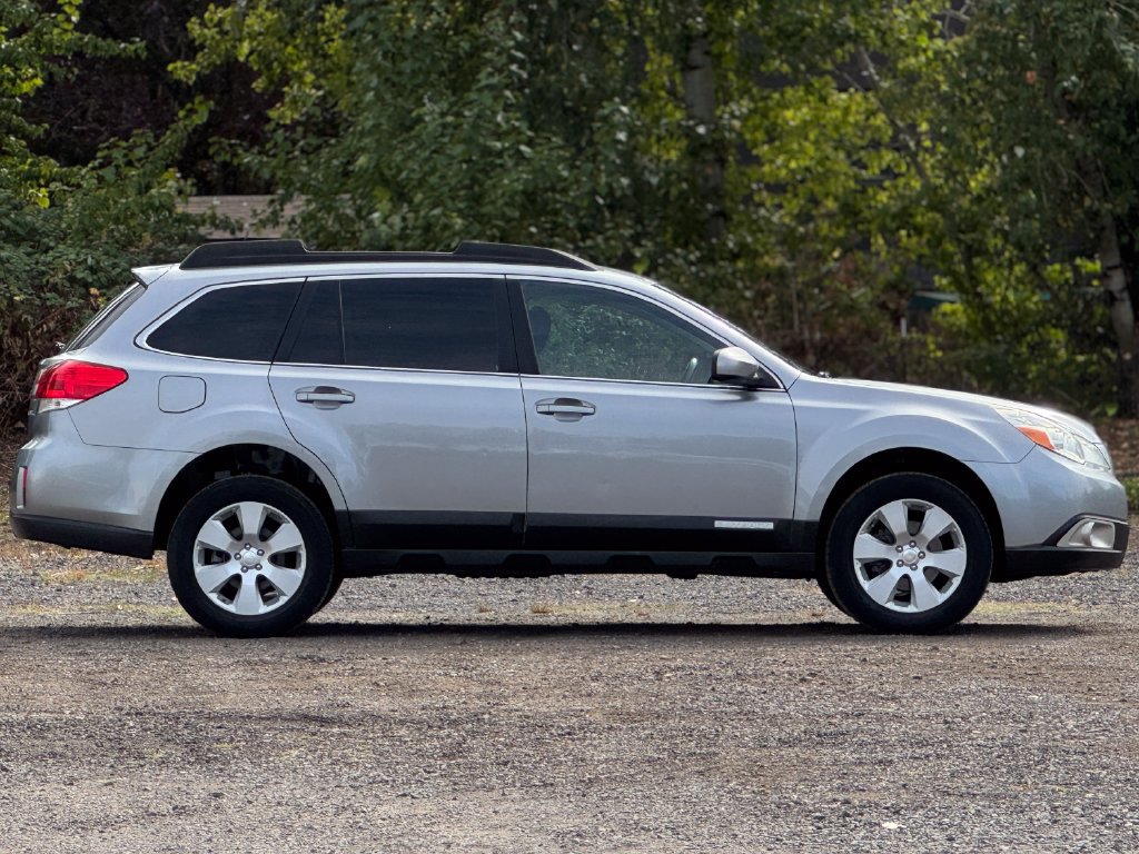 Used 2011 Subaru Outback 2.5i Premium AWD/4WD image 8