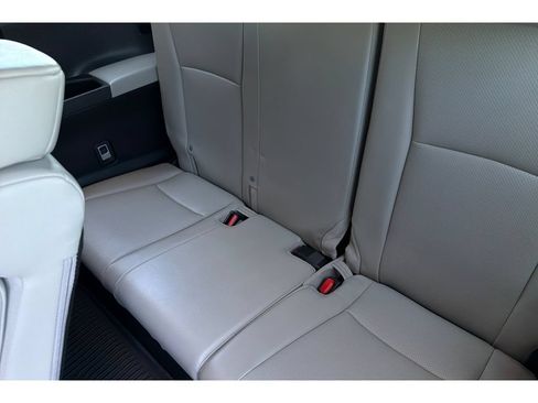 Used 2024 Toyota Grand Highlander AWD Hybrid image 16