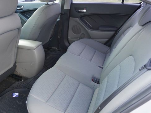 Used 2015 Kia Forte LX FWD image 11