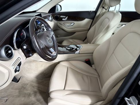 Used 2016 Mercedes-Benz C 300 4MATIC Sedan image 5