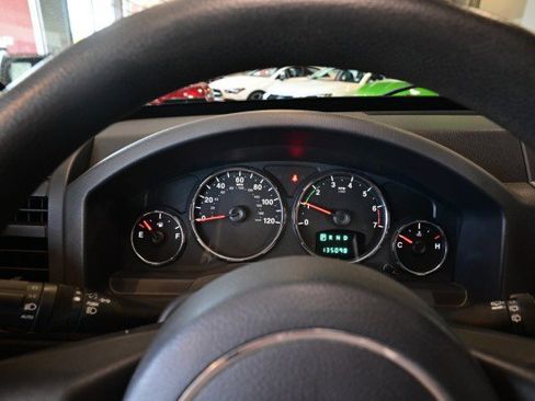Used 2012 Jeep Liberty Sport AWD/4WD image 30