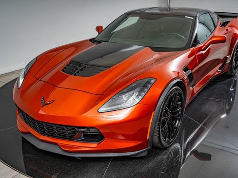 Used 2016 Chevrolet Corvette Z06 w/ 3LZ Preferred Equipment Group RWD image 13