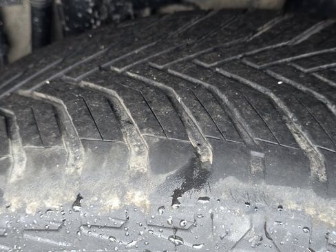 Used 2020 Toyota RAV4 Limited image 11