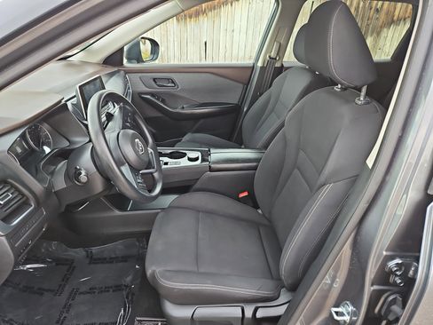 Used 2023 Nissan Rogue S image 8